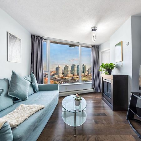 Downtown 1 Bedroom Water View Condo Ванкувер Екстер'єр фото