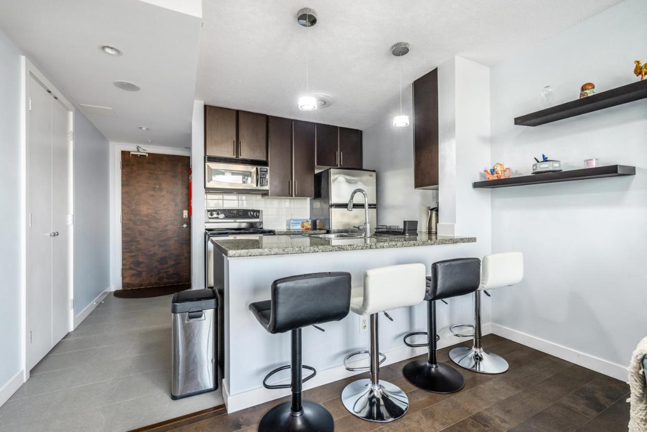 Downtown 1 Bedroom Water View Condo Ванкувер Екстер'єр фото