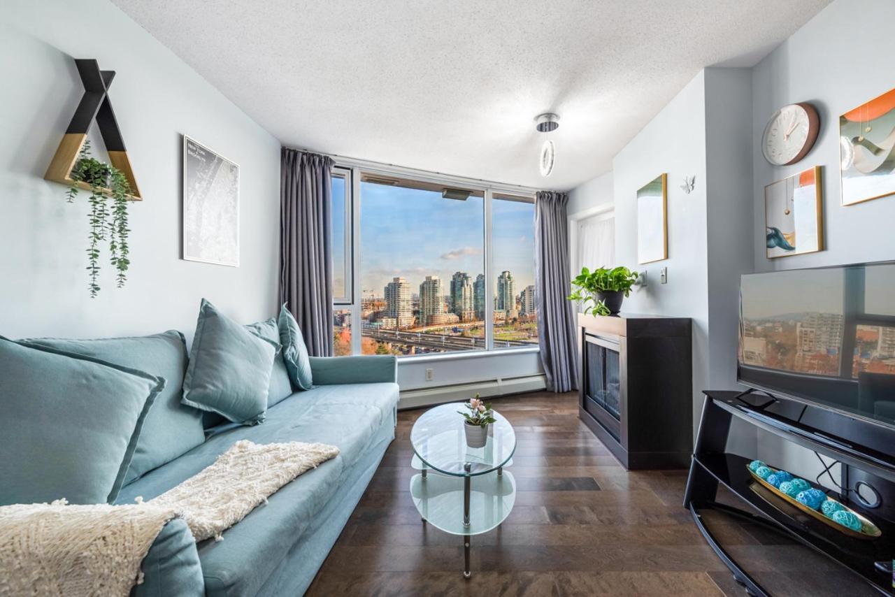 Downtown 1 Bedroom Water View Condo Ванкувер Екстер'єр фото